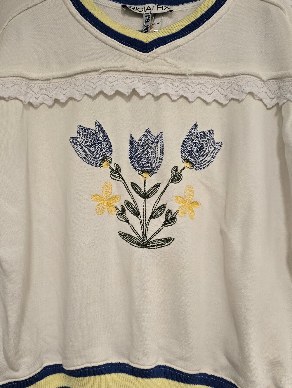 Free People Tricia Fix Tulip Pullover Embroirdered Handmade Sweatshirt Floral - Picture 4 of 10